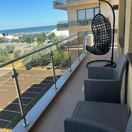 Monalissa Summerland Apartment